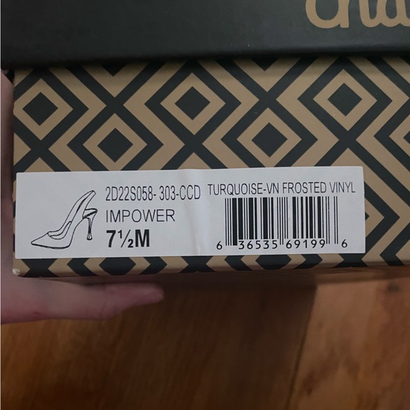 Charles David Impower vinyl Pump - Picture 7 of 10